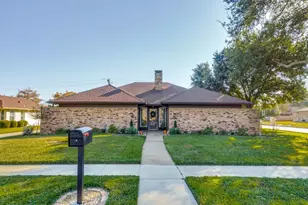 1724 Scottsdale Dr, Plano, TX 75023 - Photo 3