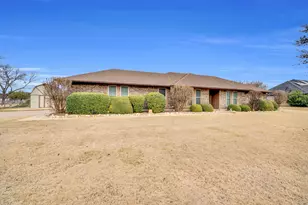 609 Shallow Creek Dr, Oak Leaf, TX 75154 - Photo 5