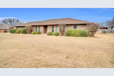 609 Shallow Creek Drive, Oak Leaf, TX 75154 - Photo 1