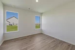 810 Co Rd 200, Valley View, TX 76272 - Photo 11