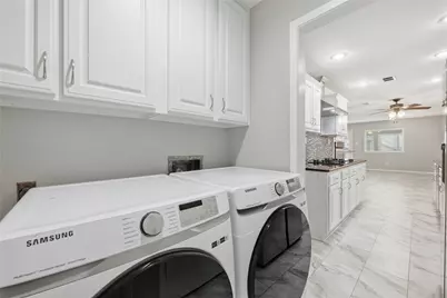 3920 Sanguinet Street, Fort Worth, TX 76107 - Photo 17