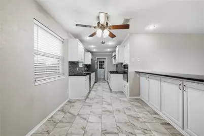 3920 Sanguinet Street, Fort Worth, TX 76107 - Photo 11