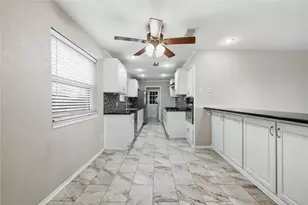 3920 Sanguinet St, Fort Worth, TX 76107 - Photo 11