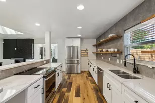 12105 Cox Ln, Dallas, TX 75244 - Photo 11