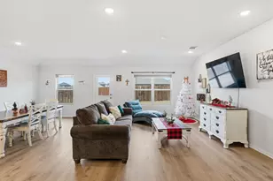 556 Hickory Rdg Dr, Van Alstyne, TX 75495 - Photo 5