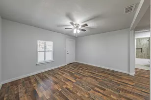 3222 Grayson St, Fort Worth, TX 76119 - Photo 9