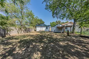 3222 Grayson St, Fort Worth, TX 76119 - Photo 39