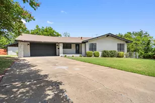 5913 Cynthia Cir, North Richland Hills, TX 76117 - Photo 3