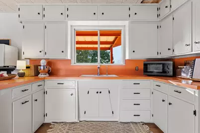 910 S Harrison Street, West, TX 76691 - Photo 17