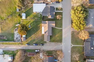 910 S Harrison St, West, TX 76691 - Photo 35