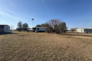 8461 Longhorn Dr, Justin, TX 76247 - Photo 17