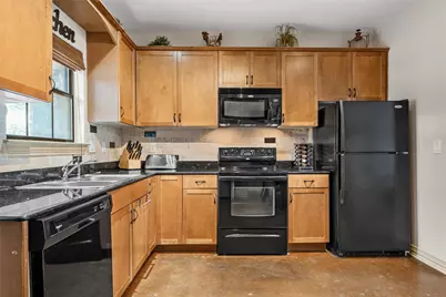 2410 S 2nd #205, Waco, TX 76706 - Photo 3