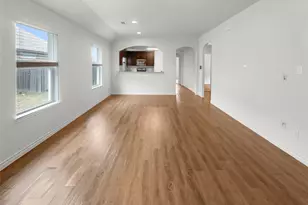 1504 Blue Jay Dr, Ennis, TX 75119 - Photo 3