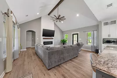 710 Valek Road, Ennis, TX 75119 - Photo 9