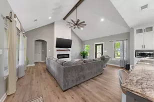 710 Valek Rd, Ennis, TX 75119 - Photo 9