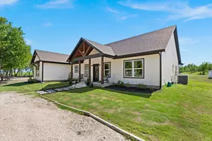 710 Valek Rd, Ennis, TX 75119 - Photo 7