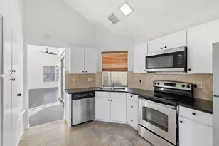 625 Fiesta Cir, Irving, TX 75063 - Photo 11