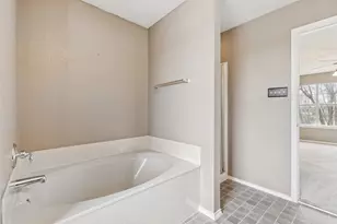 10757 Braemoor Dr, Fort Worth, TX 76052 - Photo 19