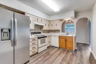 2800 Shadylake Ct, Irving, TX 75060 - Photo 7