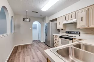 2800 Shadylake Ct, Irving, TX 75060 - Photo 5