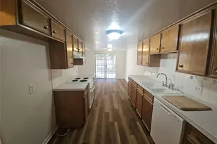 2109 Fleur De Lis Ct, Arlington, TX 76012 - Photo 11