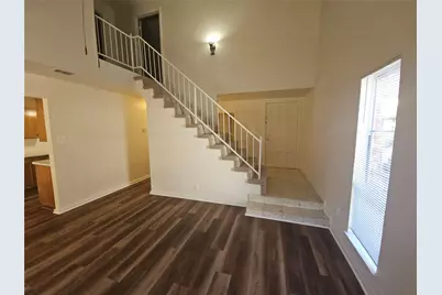 2109 Fleur De Lis Court, Arlington, TX 76012 - Photo 7