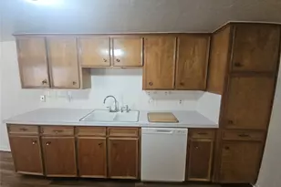 2109 Fleur De Lis Ct, Arlington, TX 76012 - Photo 13