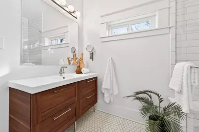 631 N Winnetka Avenue, Dallas, TX 75208 - Photo 17