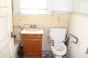 417 N Scullin Ave, Denison, TX 75020 - Photo 5