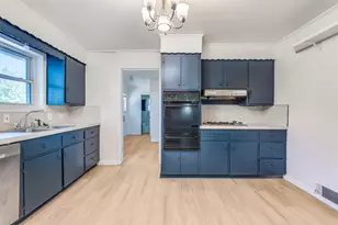 921 Evans St, Bonham, TX 75418 - Photo 17