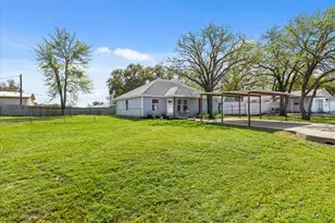 1813 Pioneer Rd, Granbury, TX 76049 - Photo 1