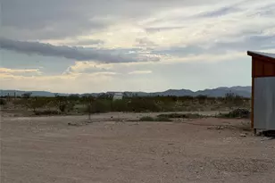 305 S Lee St, Marathon, TX 79842 - Photo 5