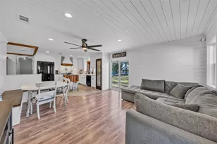 209 McCurdy St, Crowley, TX 76036 - Photo 15