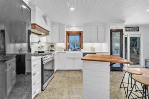 209 McCurdy St, Crowley, TX 76036 - Photo 9