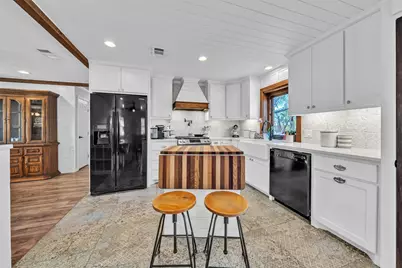 209 McCurdy Street, Crowley, TX 76036 - Photo 9