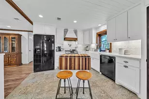 209 McCurdy St, Crowley, TX 76036 - Photo 9