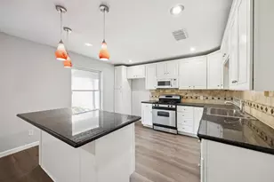 2801 Clearbrook Dr, Irving, TX 75062 - Photo 9