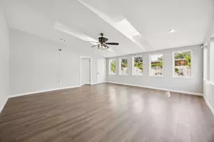 2801 Clearbrook Dr, Irving, TX 75062 - Photo 11