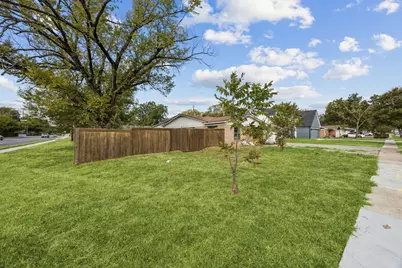 2801 Clearbrook Drive, Irving, TX 75062 - Photo 25