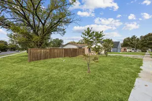 2801 Clearbrook Dr, Irving, TX 75062 - Photo 25
