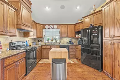 3135 Woodglen Drive, Commerce, TX 75428 - Photo 9