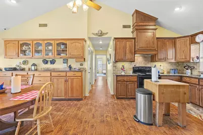 3135 Woodglen Drive, Commerce, TX 75428 - Photo 7