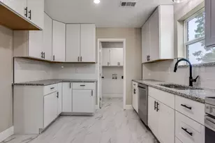 2226 Meadowview Dr, Garland, TX 75043 - Photo 11