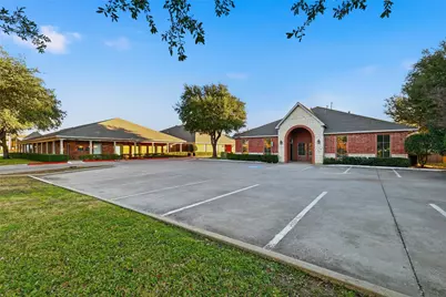 105 Kathryn Drive, Lewisville, TX 75067 - Photo 3