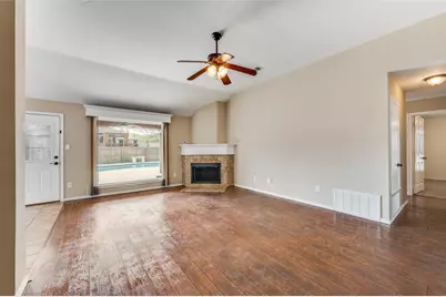 730 W Lonesome Dove Trail, Arlington, TX 76001 - Photo 5