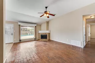 730 W Lonesome Dove Trail, Arlington, TX 76001 - Photo 5