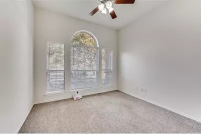 730 W Lonesome Dove Trail, Arlington, TX 76001 - Photo 13