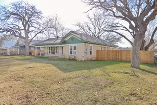 517 W Lamar St, Alvord, TX 76225 - Photo 1