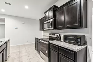 714 Wolf Creek Dr, Cleburne, TX 76033 - Photo 9