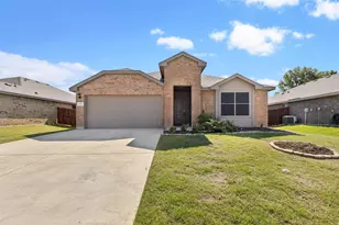 714 Wolf Creek Dr, Cleburne, TX 76033 - Photo 1